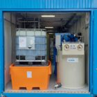 Dosierchemikalien für die ALMA CHEM im Technikraumcontainer