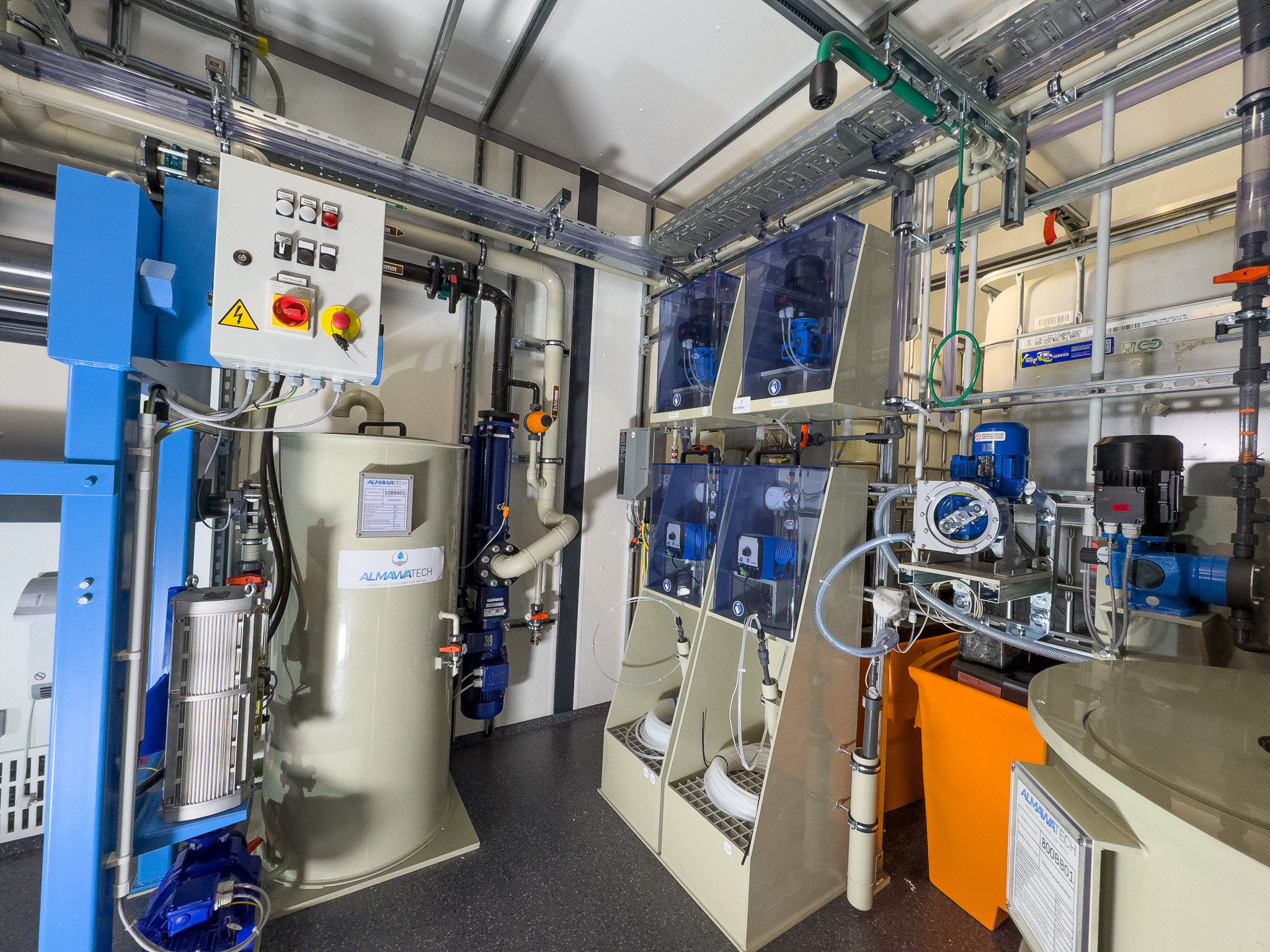 Dosierstationen für eine CP-Anlage in Containerbauweise