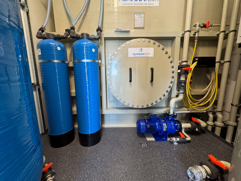 Stapelbehälter, Ionenaustauscher und Mehrschichtfilter in Containerbauweise