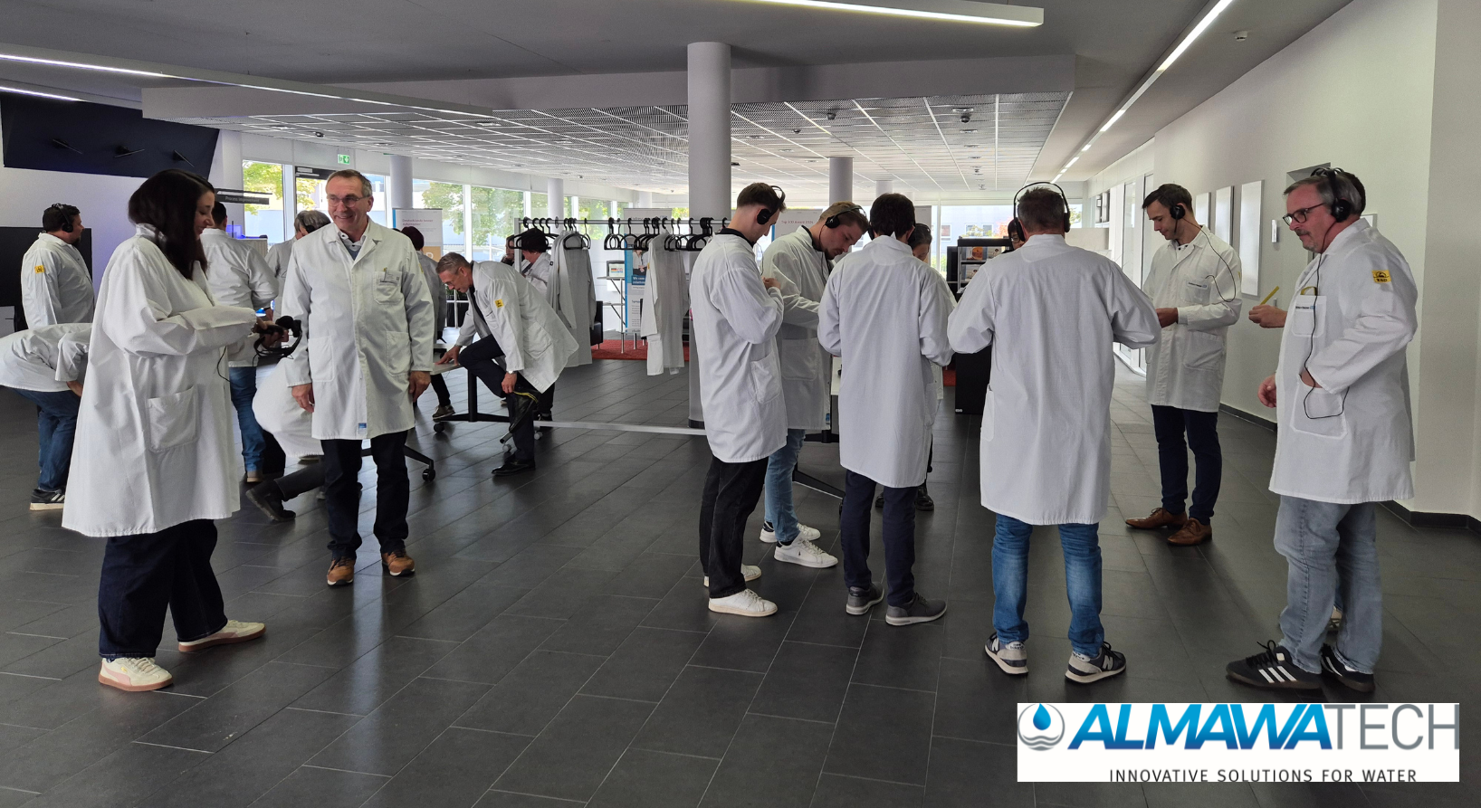 Werksführung bei Endress + Hauser bei der Herstellung von Messtechnik