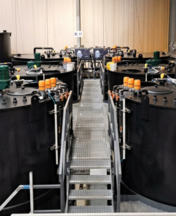 Batchinstallatie voor de behandeling van industrieel afvalwater